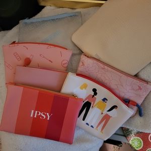 7-makeup bags